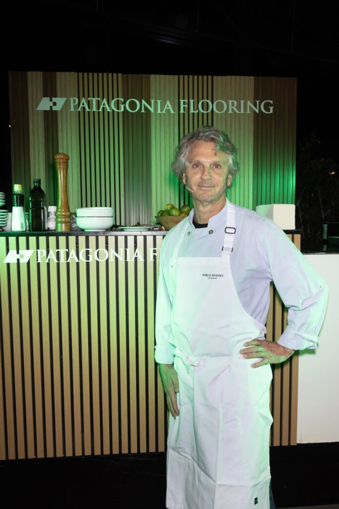 Pablo Massey en Patagonia Flooring Escobar.