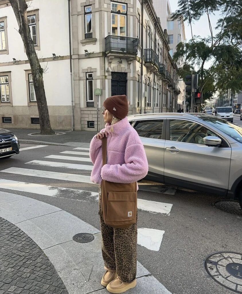 Alerta tendencia: estas camperas con corderito son las más elegidas del invierno