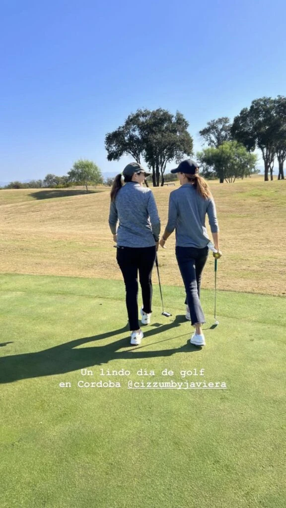 Juliana Awada nos adelanta cómo se usan los jeans este 2024. Foto: Instagram.