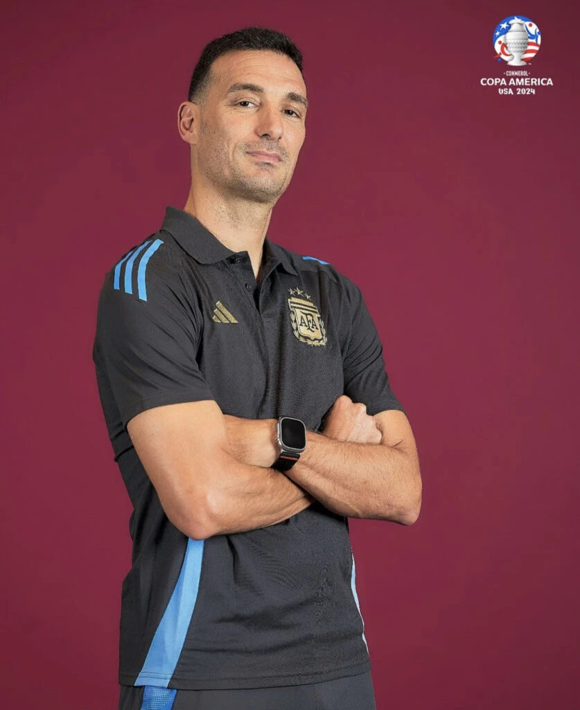 Lionel Scaloni y retrato oficial para la Copa América 2024. Foto: Instagram. 