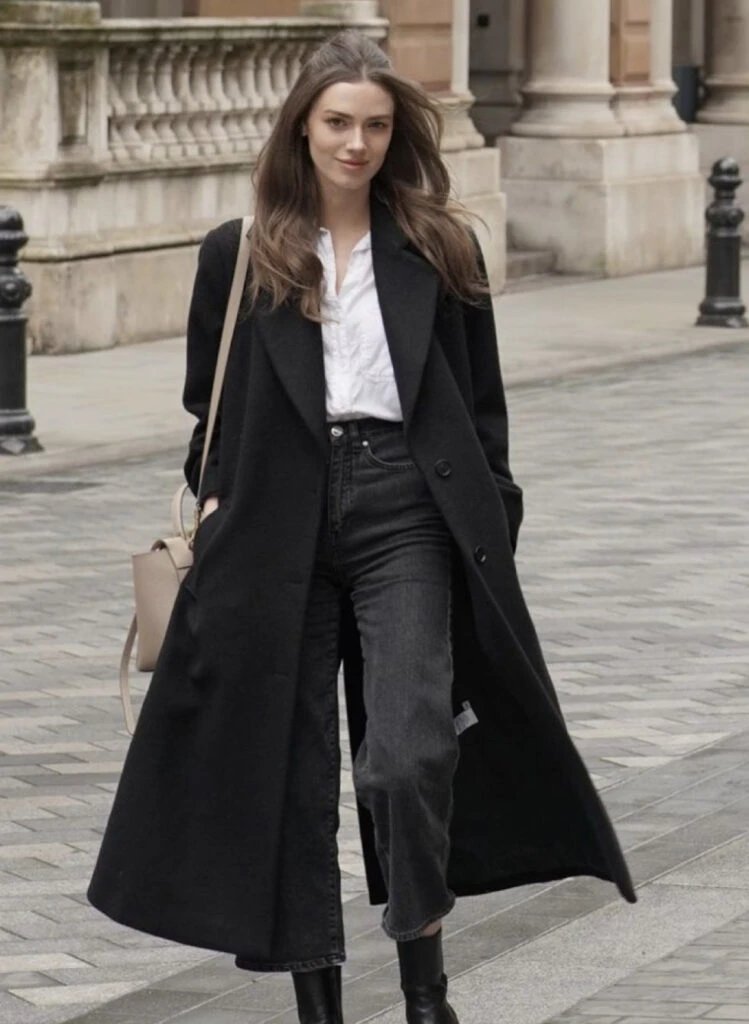 Los mejores looks con tapados negros. Foto: Pinterest. 