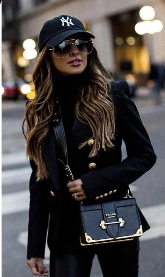 Los mejores looks sporty chic cómo adoptar el estilo favorito de las famosas