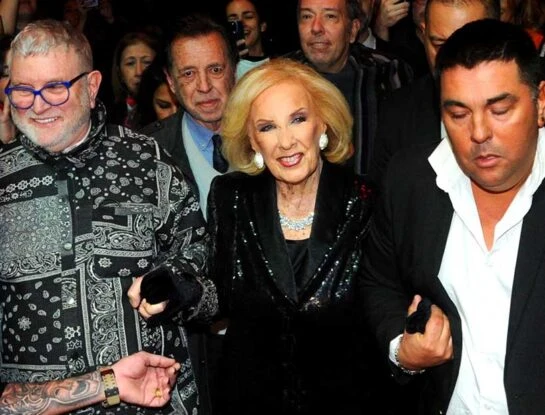 Mirtha Legrand fue al teatro a ver la obra "Mamma mía!": todas las fotos