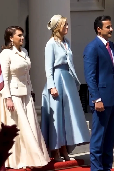 Máxima volvió a deslumbrar en celeste y confirma que es su nuevo favorito