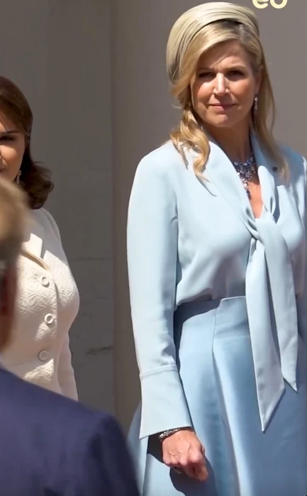 Máxima volvió a deslumbrar en celeste y confirma que es su nuevo favorito