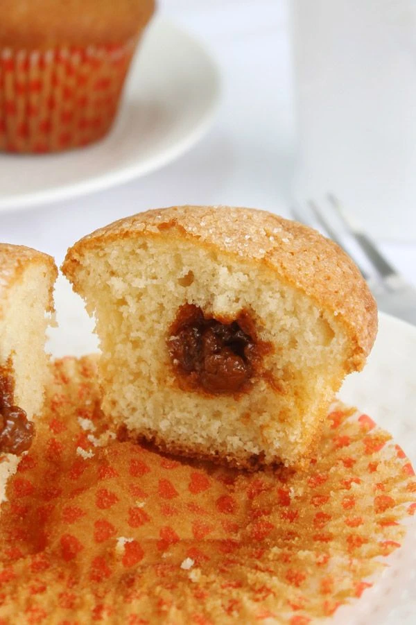 Cupcakes de vainilla rellenos de dulce de leche: una receta que alegra tus meriendas