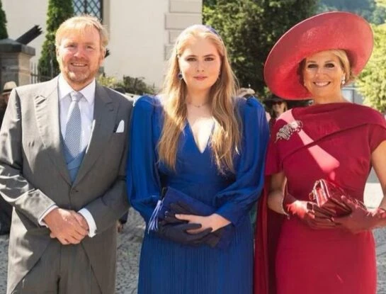 Máxima Zorreguieta y la princesa Amalia dan cátedra de estilo para una boda
