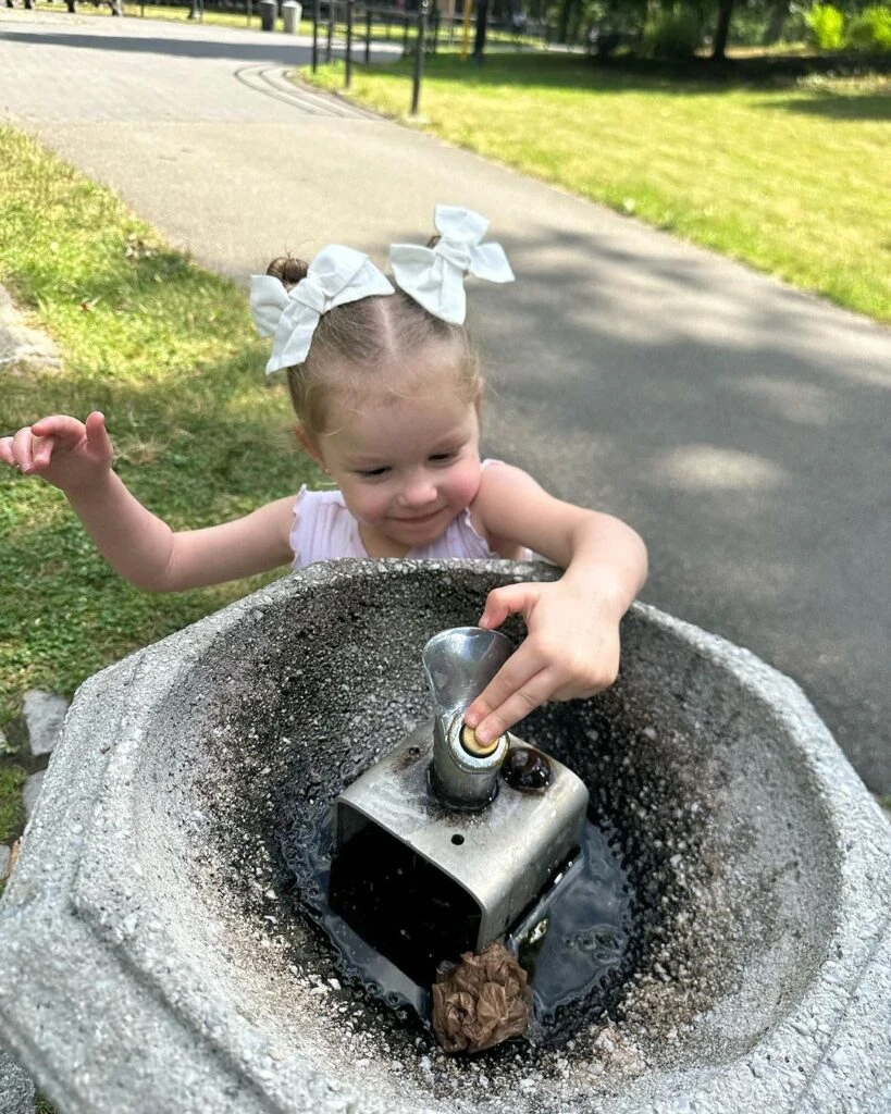 Pampita y su look neo romántico para recorrer Nueva York