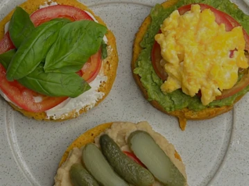 Pan en 10 minutos: receta proteica y rica en fibras de la nutricionista Antonela Robledo Irigoyen