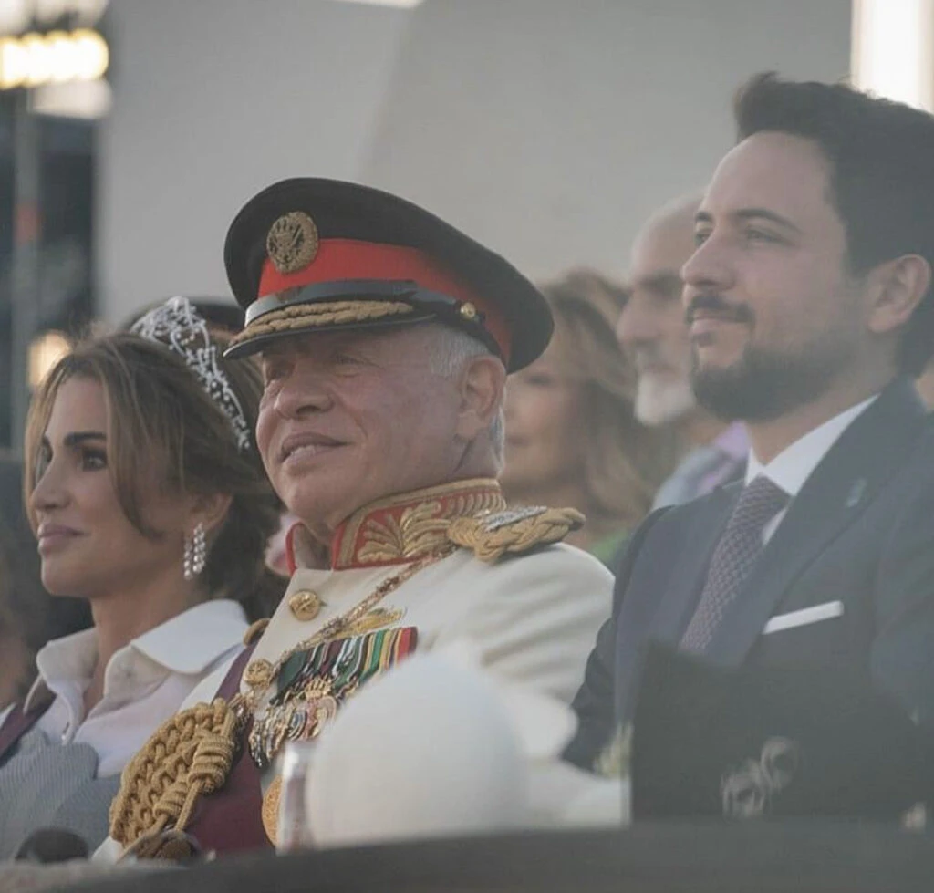 Rania de Jordania y su look más fashionista. Foto: Instagram. 