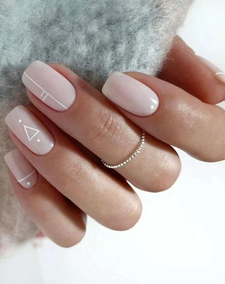 Las uñas geométricas marcan tendencia en el street style