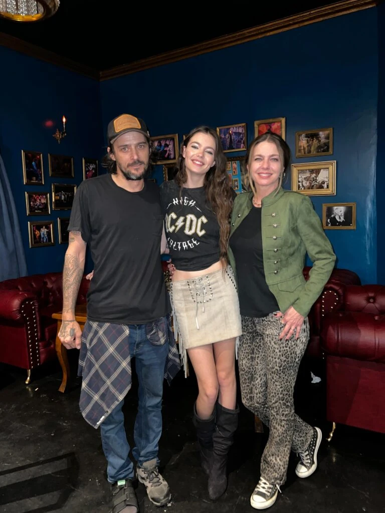 Helena Otamendi con sus padres, Gege Neumann y Jorge Otamendi