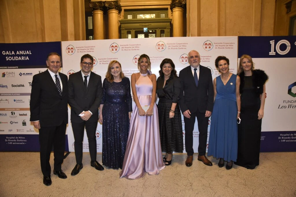 María Belén Ludueña llevó un look soñado en la 10° Gala Solidaria del Hospital Ricardo Gutiérrez 