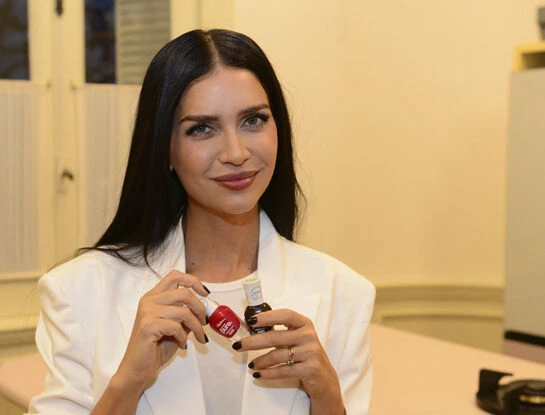 Esmaltes veganos y con tonos que son tendencia: Zaira Nara presentó la nueva colección de Sally Hansen