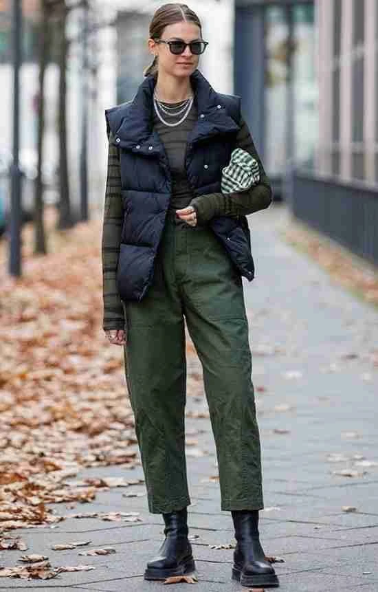 así se lleva el chaleco, la prenda estrella del clima cambiante