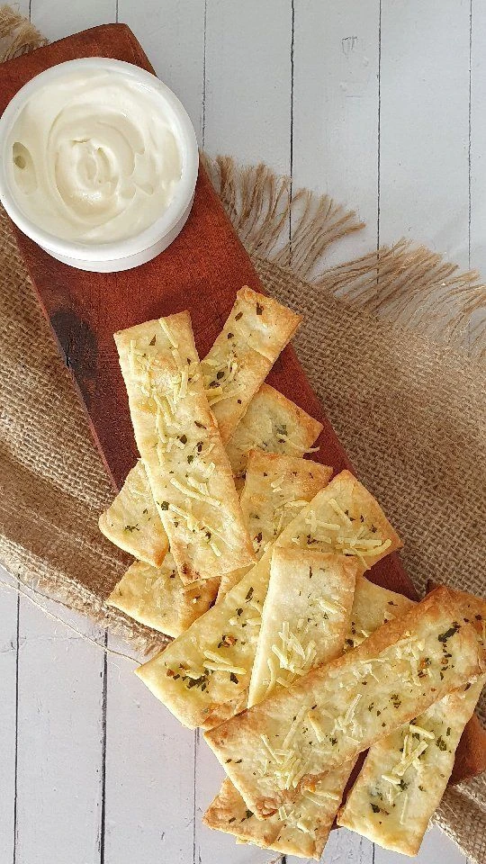 Cómo hacer palitos de queso y orégano: la receta ideal para las picadas
