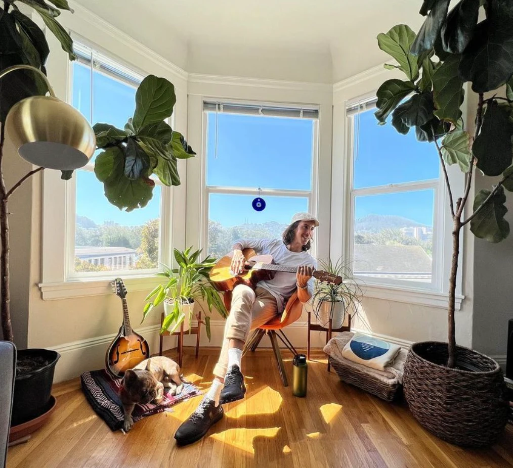 Así está hoy Lucas, el hijo de Gabriel Corrado que emigró a Europa