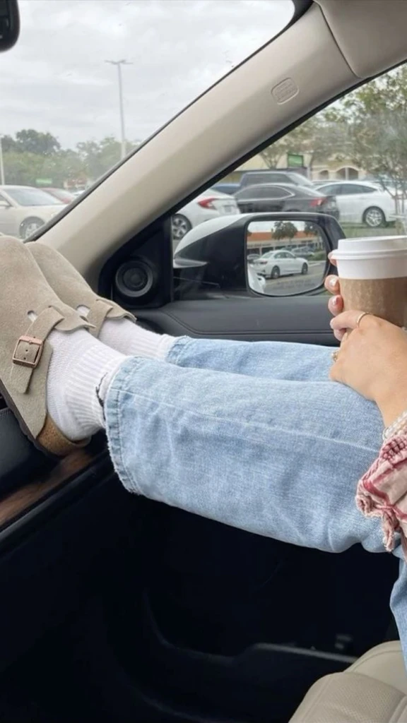 Juliana Awada tiene los zapatos más comfy para pasar la ola polar