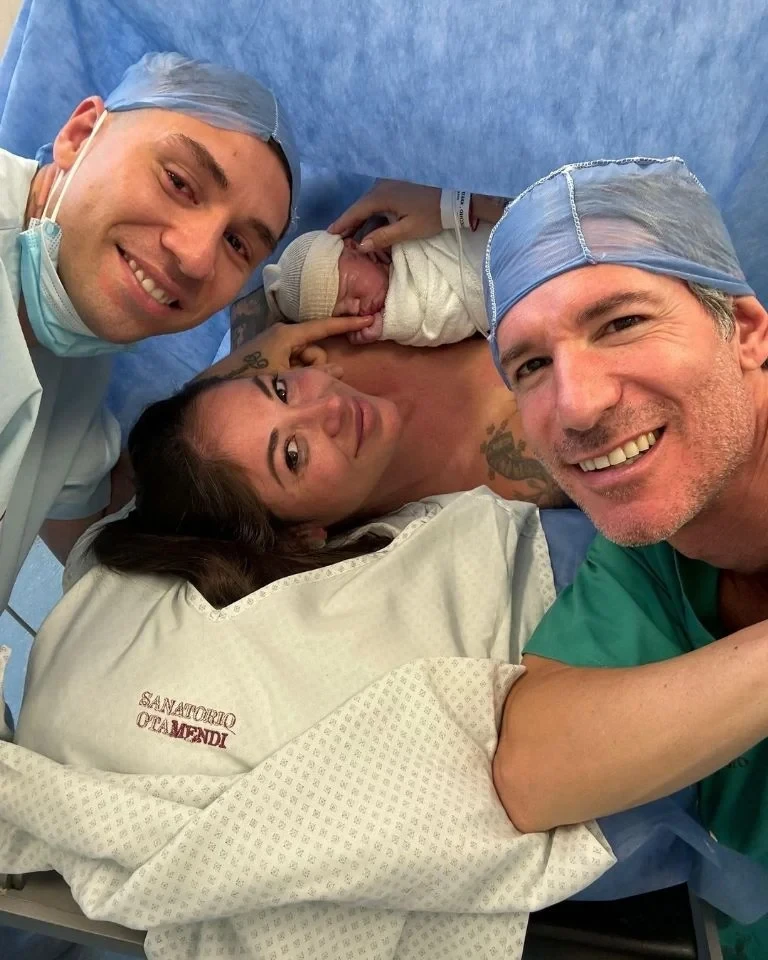 Las primeras fotos de Thiago, el primer hijo de Gonzalo Montiel y Karina Nacucchio