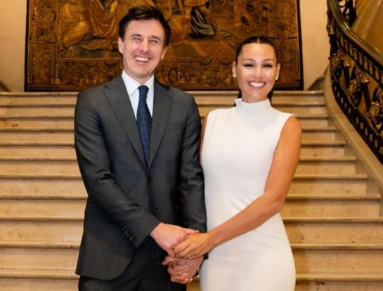 Pampita optó por un 'clean look', ideal para un casamiento por civil