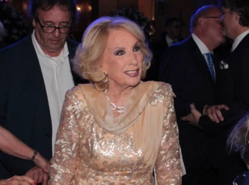 mirtha legrand look dorado gala hospital fernández