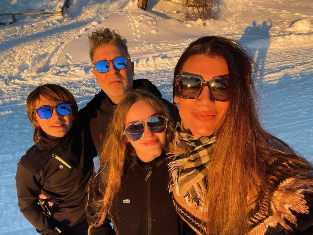 Flor de la V y familia comenzaron sus vacaciones de invierno viajando a Chapelco