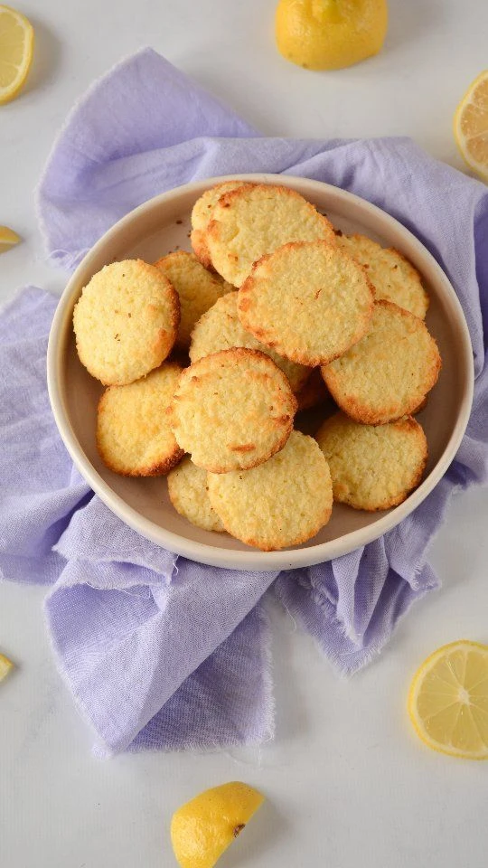 La receta de las galletitas de coco y limón sin azúcar ni harina