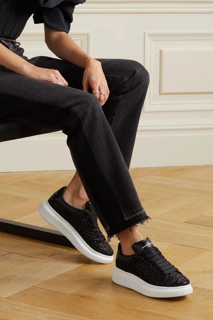 así se llevan las zapatillas must have del street style