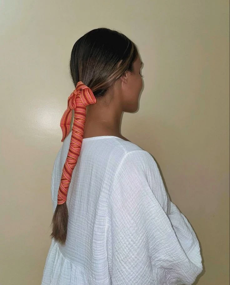 Pelo con frizz, la técnica efectiva de las francesas para combatirlo