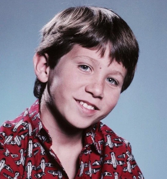 Benji Gregory cuando interpretó a Brian Tanner en la serie Alf.