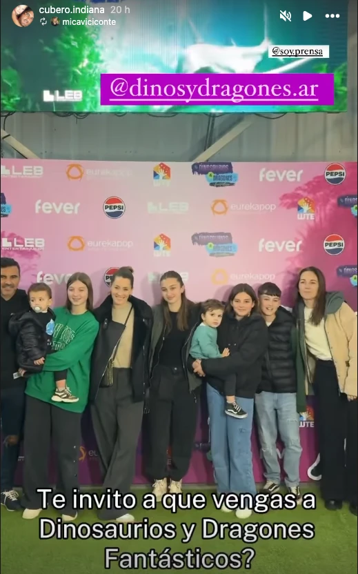 Indiana con sus hermanos, su papá y Mica Viciconte en una salida de vacaciones de invierno.