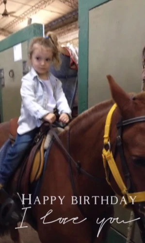 El tierno mensaje de Claudia Albertario a su hija Simona por su cumple de 15