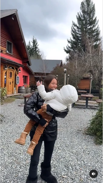 Pampita le dedicó un amoroso posteo a Anita