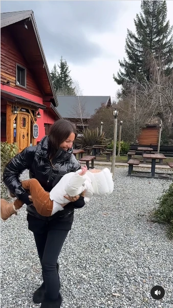 Pampita le dedicó un amoroso posteo a Anita