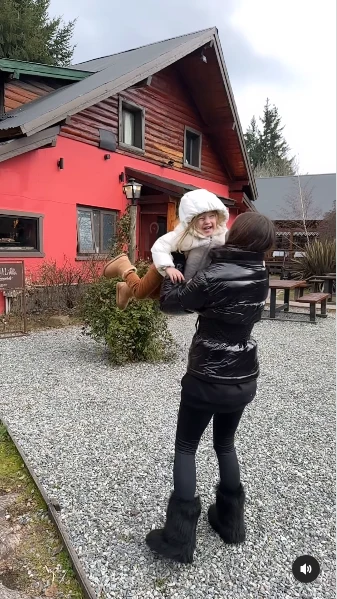 Pampita le dedicó un amoroso posteo a Anita