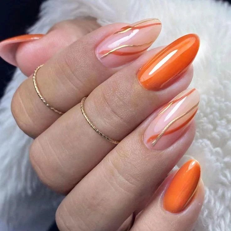 Orange nails: el color de uñas que marca tendencia en el street style