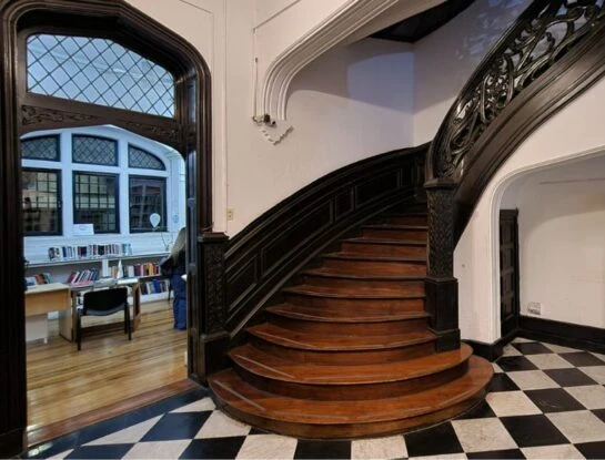 Ricardo Güiraldes: una biblioteca con tres secretos en Recoleta
