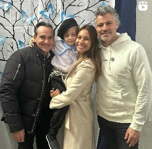 El look athleisure de Pampita en el acto escolar de Gauthier, su ahijado