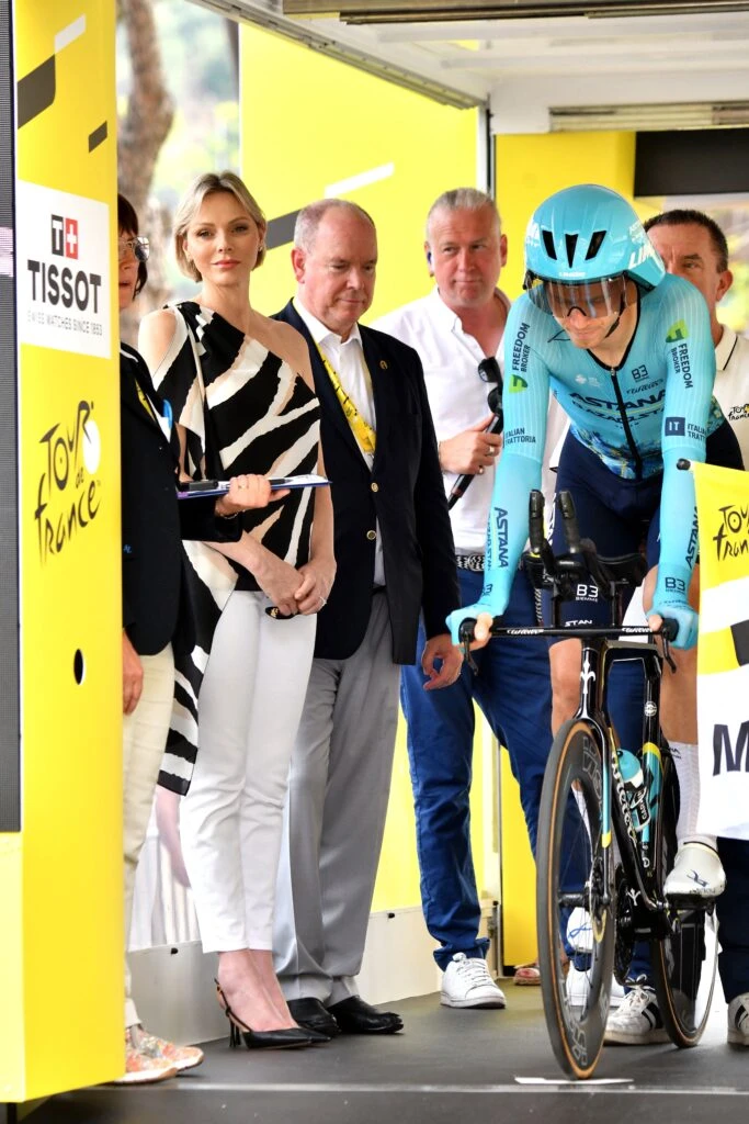 Chalène de Mónaco muestra cómo se lleva el animal print furor del verano europeo