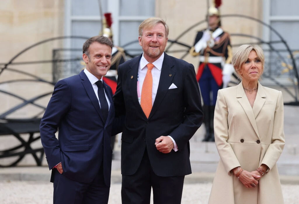 Javier Milei entre royals