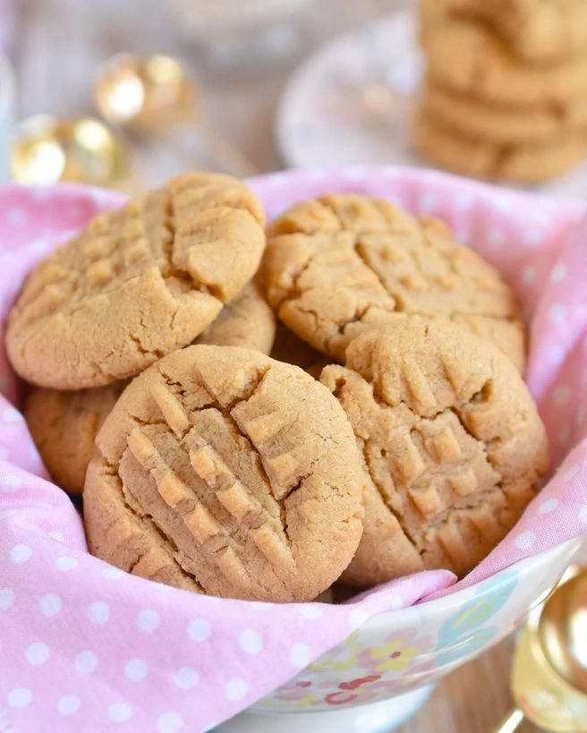 La receta de las galletitas de miel y manteca de maní, que sólo tienen 3 ingredientes