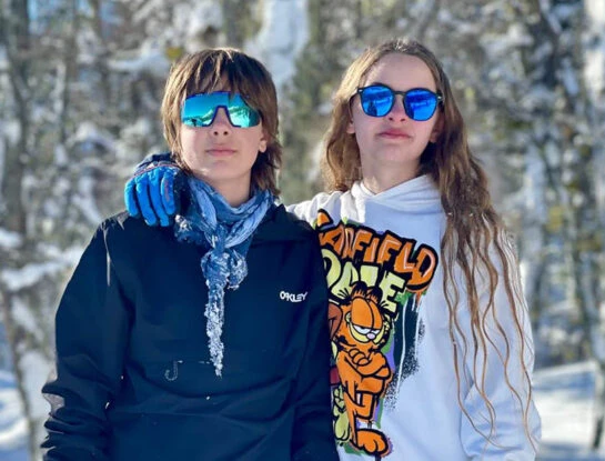 Las fotos de las vacaciones de invierno de Isabella y Paul, los hijos de Flor de la V y Pablo Goycochea