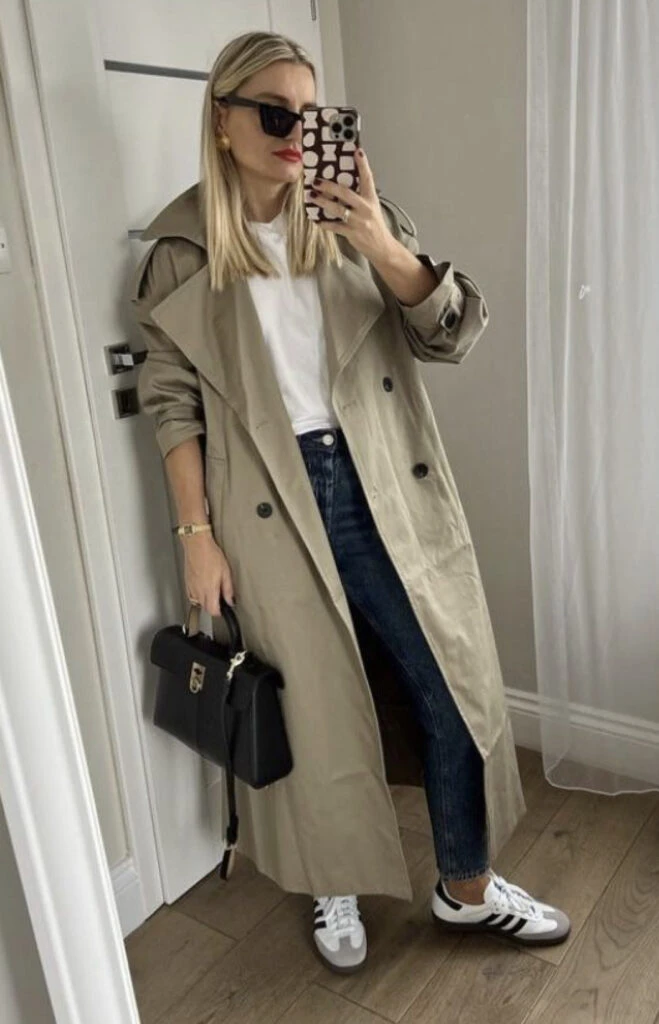 Jeans con zapatillas, la combinación perfecta para este clima cambiante. Foto: Pinterest.