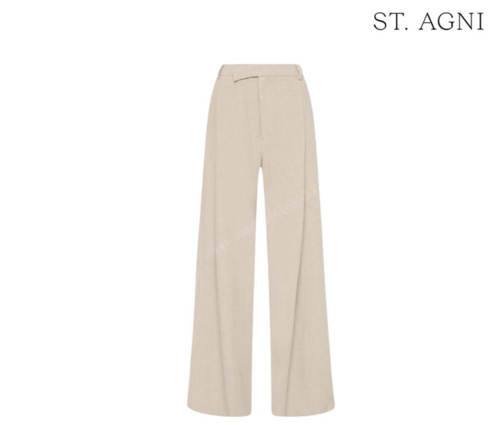 Meghan Markle se lució con un look sastrero en los Hamptons. Foto: Instagram.