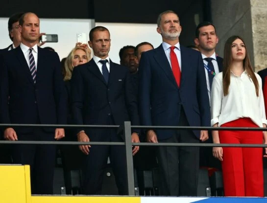 El Rey Felipe VI y la infanta Sofía se encontraron con el príncipe William en la final de la Eurocopa