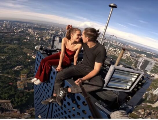 De qué se trata Skywalkers, el documental sobre una pareja de escaladores