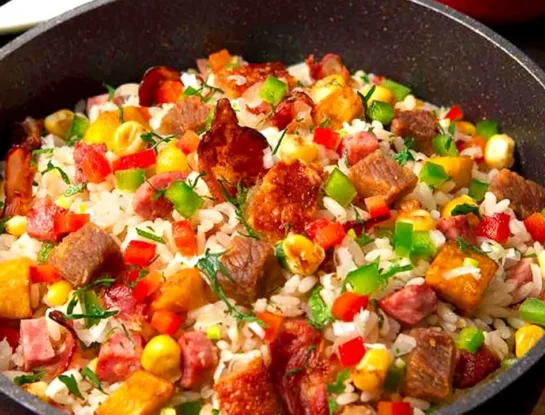 Arroz paisa: la receta colombiana más original para probar en tu cena