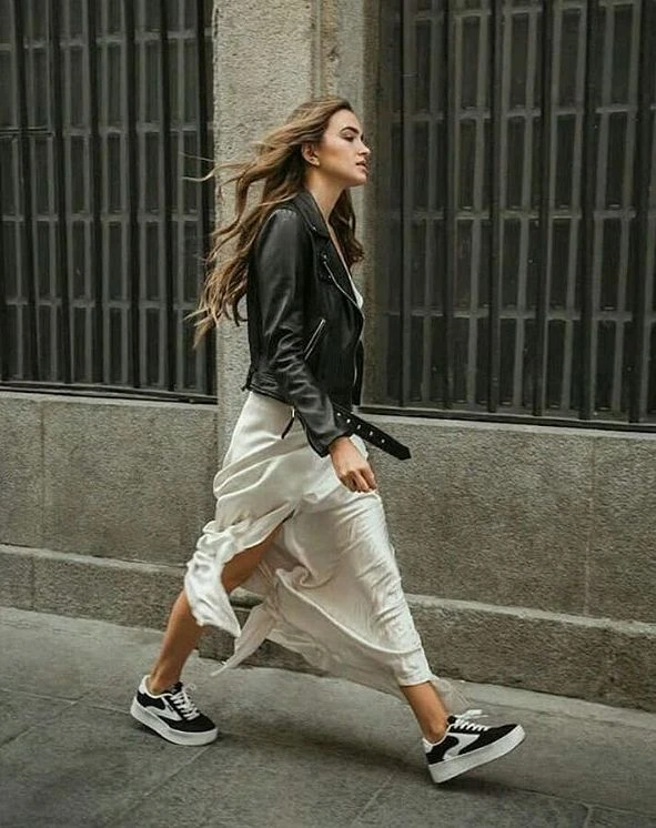 así se llevan las zapatillas must have del street style