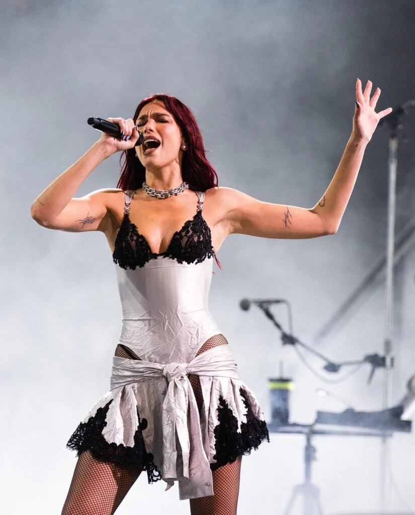 , los looks de los famosos en el festival Glastonbury