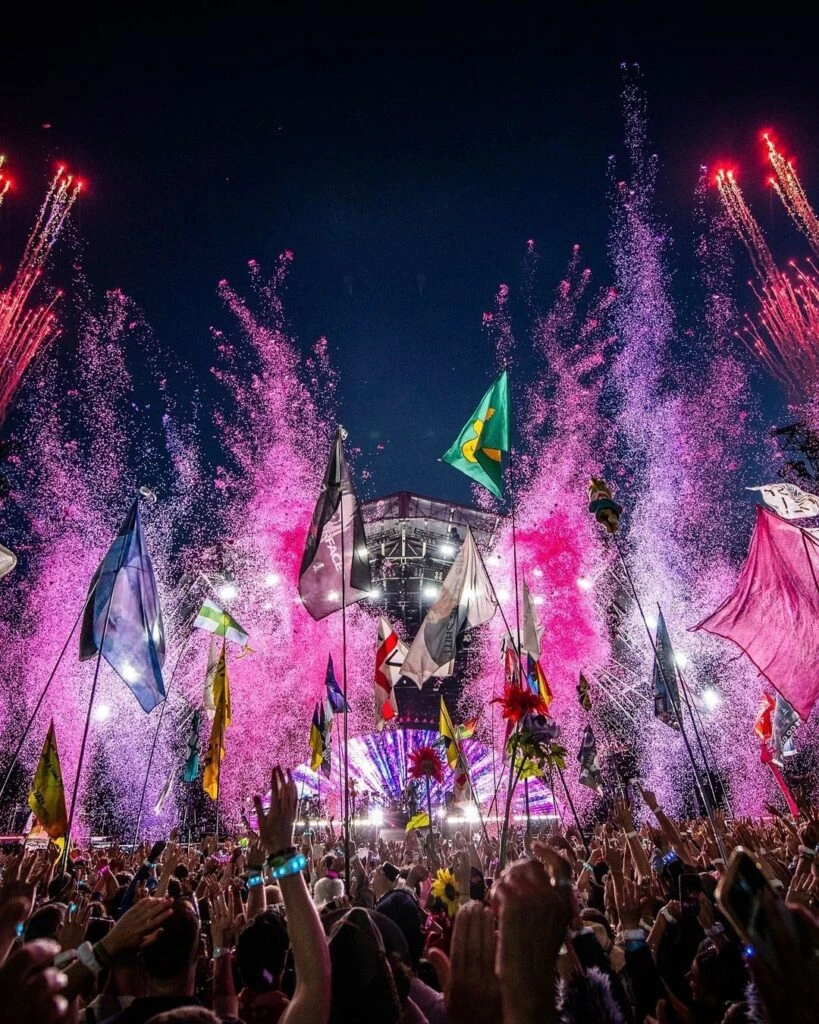 , los looks de los famosos en el festival Glastonbury